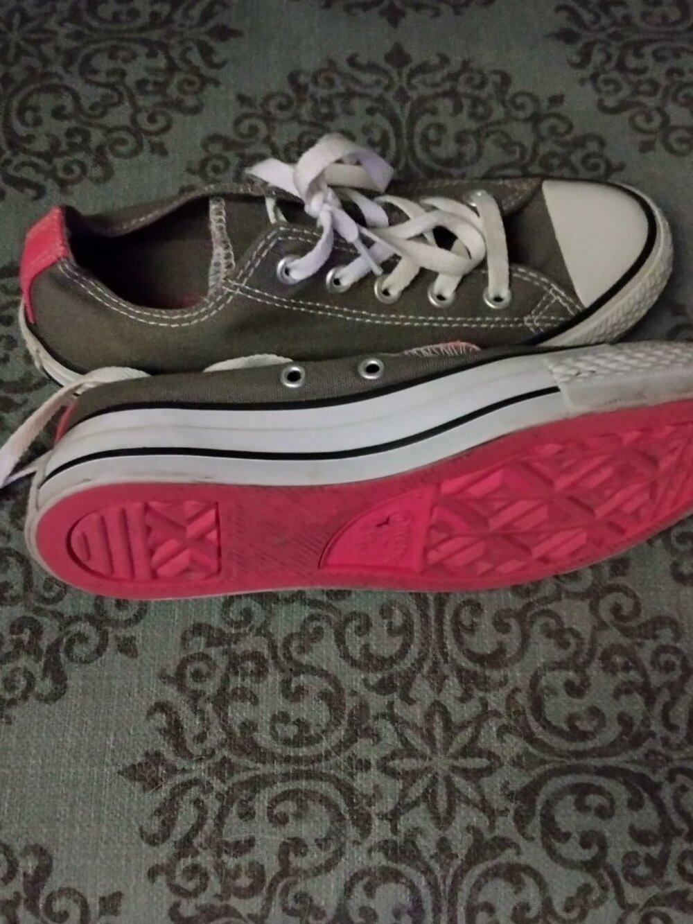 Converse - Picture 2 of 5